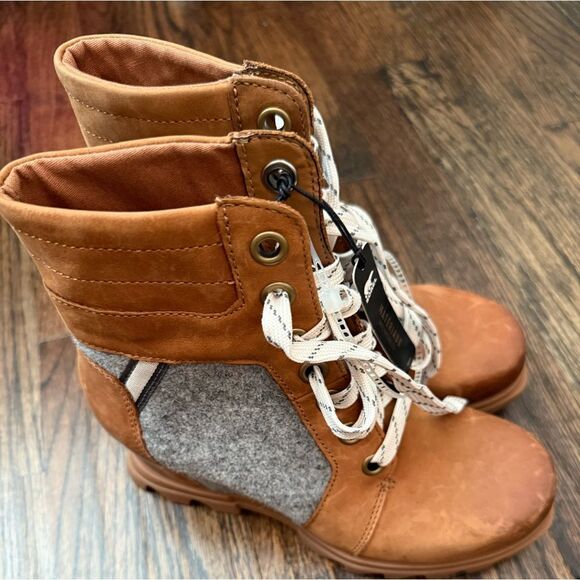 NWT Sorel Women's Joan of Arctic Wedge III Lexie Boot - Picture 1 of 8